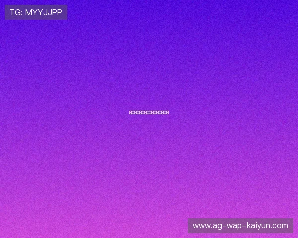 空手道选手劈瓦片时瓦片飞进观众席